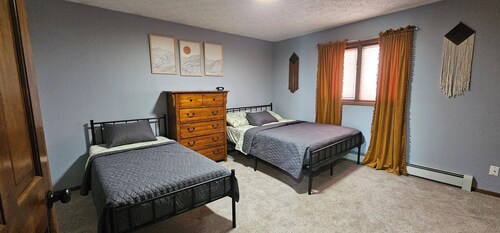 Amazing view! Charming 3-bedroom house in welcoming Anchorage neighborhood