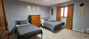 Amazing view! Charming 3-bedroom house in welcoming Anchorage neighborhood