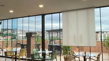 Deluxe Room, City View | Interior