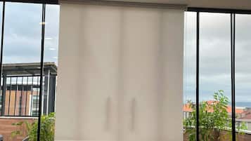 Deluxe Room, City View | Interior