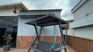 Deluxe Room, City View | Property grounds