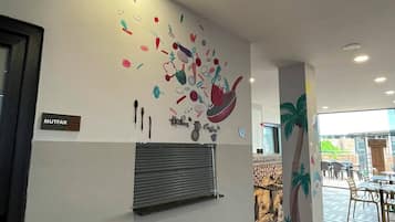 Deluxe Room, City View | Interior