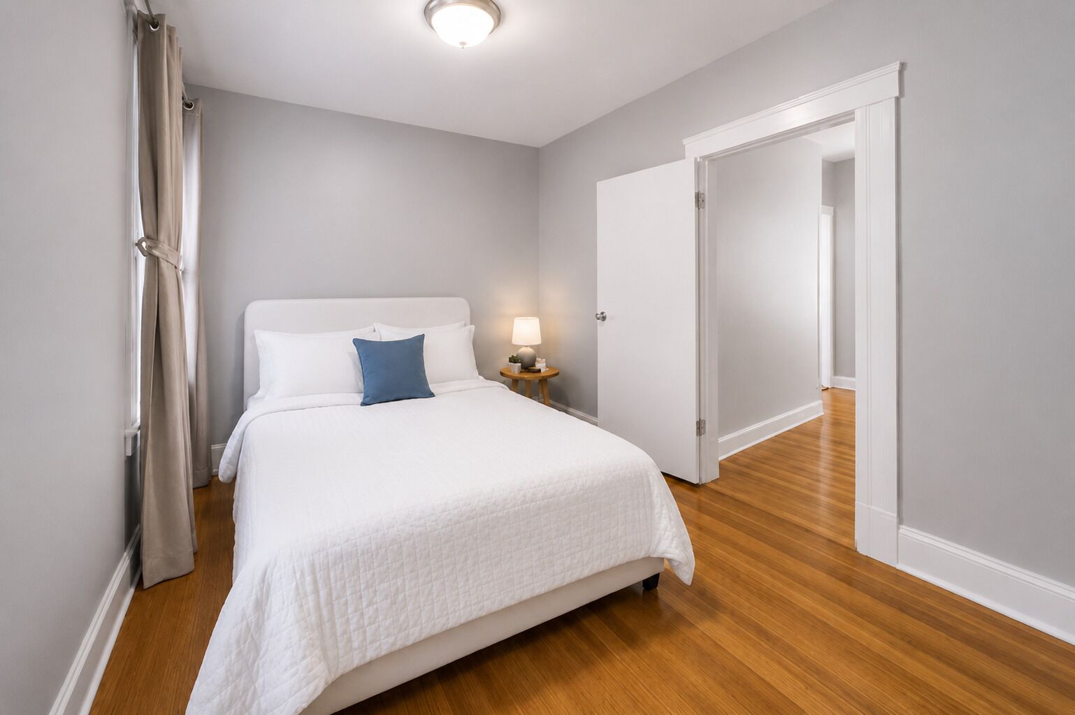 4 chambres, fer et planche à repasser, accès au Wi-Fi (inclus)
