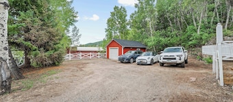 Luxury Hospitality • No Chores • EV Charger • Dogs OK • Family-Ready