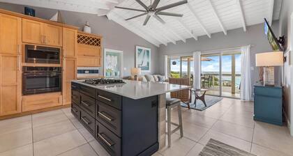 2 Bedroom Retreat with Ocean Views - Solar & Generator Included