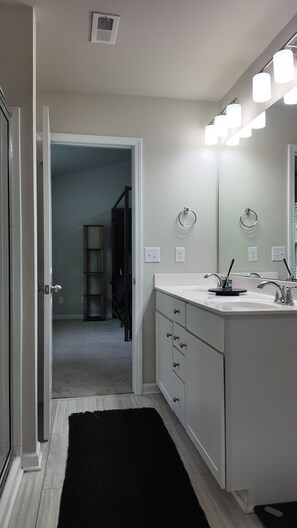Bathroom - Modern Stay Near Uptown (Charlotte)