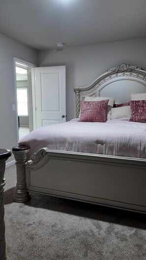 Room - Modern Stay Near Uptown (Charlotte)