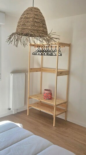 1 habitación y ropa de cama 