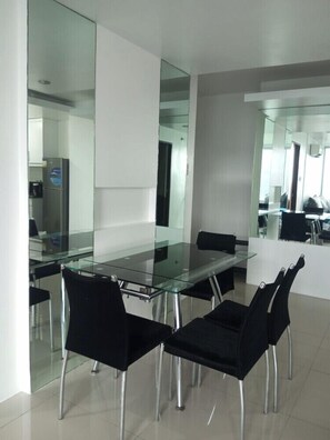 Dining - Modern Stay at Seibu Tower (Taguig City)