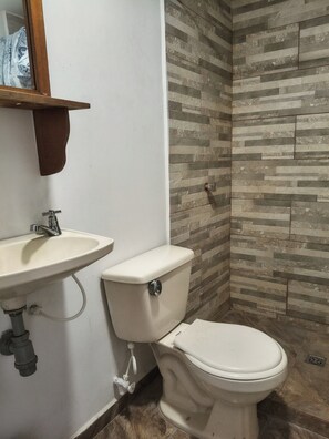 Badezimmer | Handtücher, Seife, Toilettenpapier