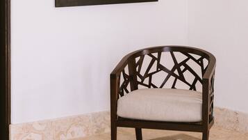 Deluxe Villa, Balcony, Beach View | Interior
