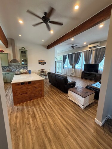 Schoolhouse - Spacious 1-bedroom apartment in rural Albany, OR with AC