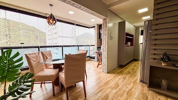 Apartment | Dining