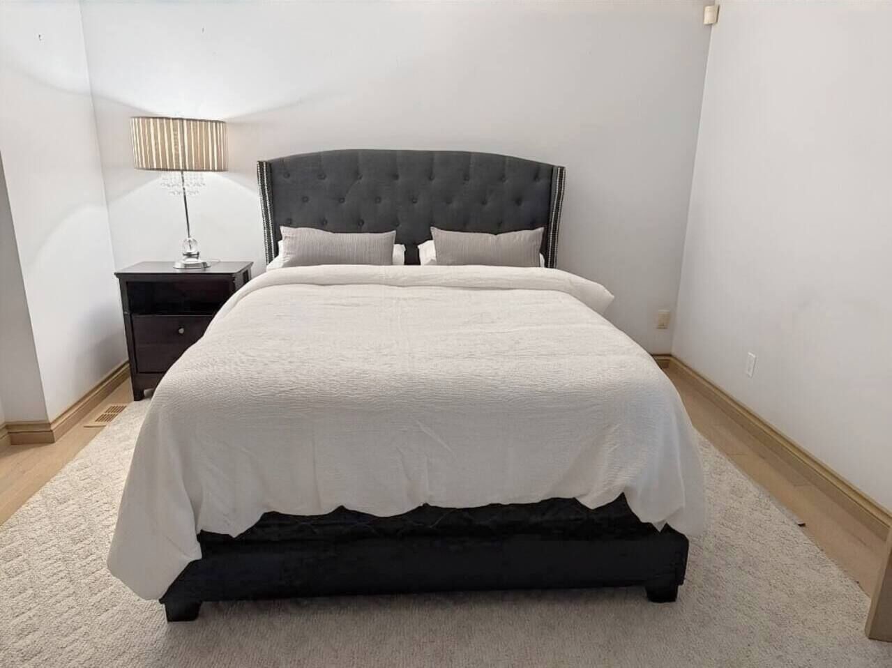 4 bedrooms, desk, iron/ironing board, WiFi