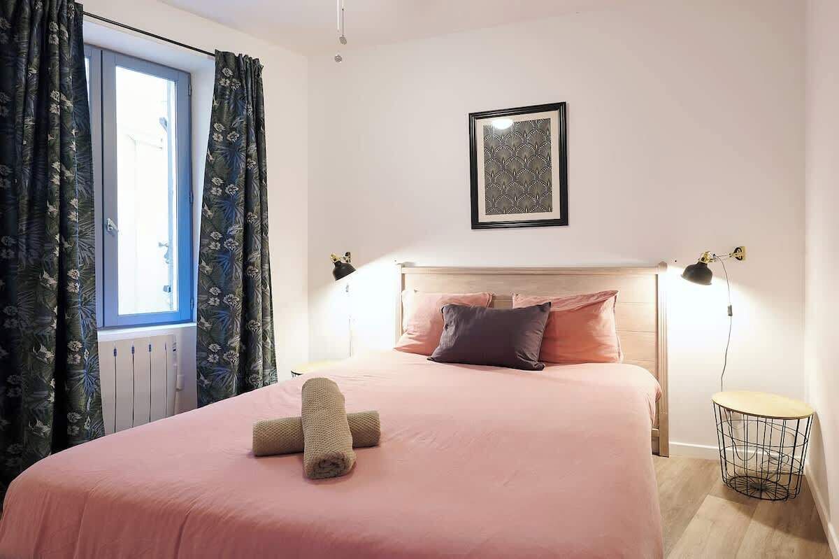 2 bedrooms, iron/ironing board, travel crib, WiFi