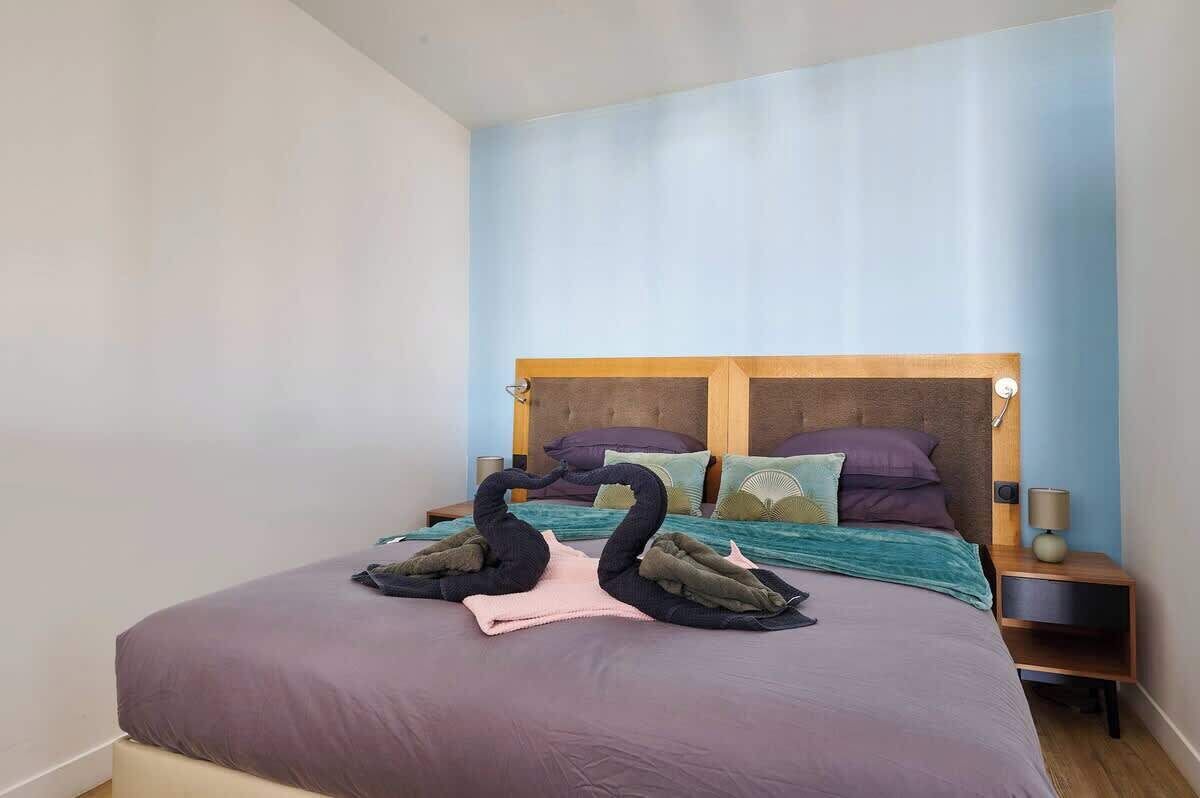 1 bedroom, iron/ironing board, travel crib, WiFi