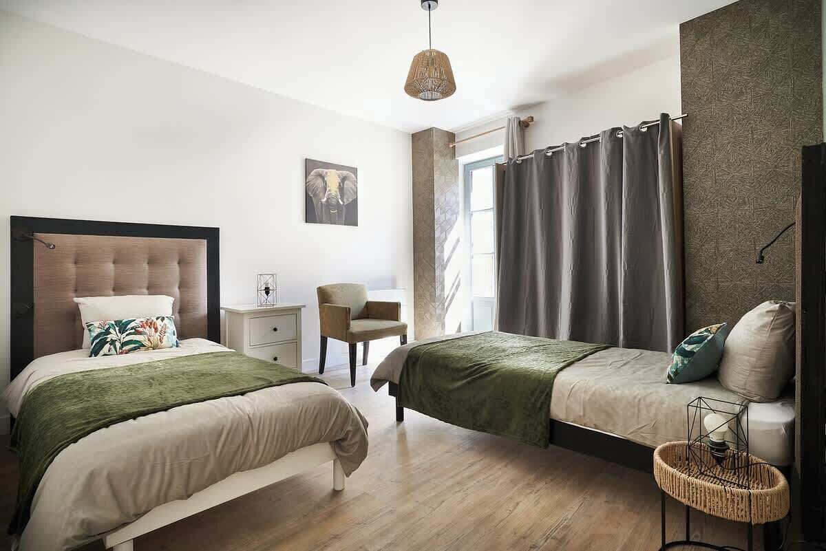 2 bedrooms, iron/ironing board, travel crib, WiFi
