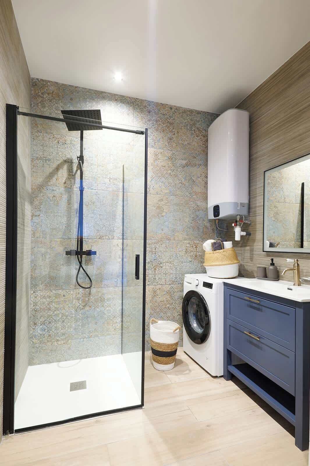 Dusche, Haartrockner, Shampoo