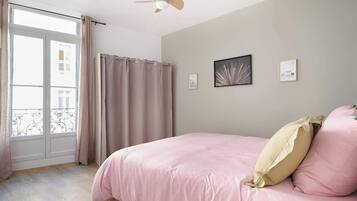1 bedroom, iron/ironing board, travel crib, WiFi