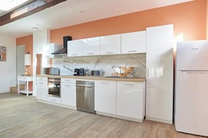 Private kitchen - Paul Riquet's Birthplace - Cathedral views - A/C (Tourcoing)