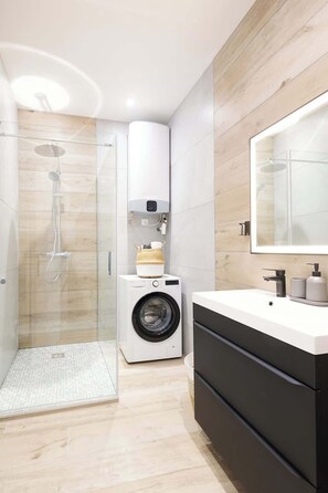 Bathroom - Prestige stay with les Halles view, A/C (Béziers)