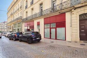 Exterior - Prestige stay with les Halles view, A/C (Béziers)