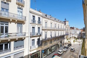 Balcony - Prestige stay with les Halles view, A/C (Béziers)