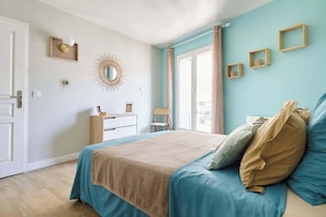 1 chambre, fer et planche à repasser, lit parapluie, Wi-Fi