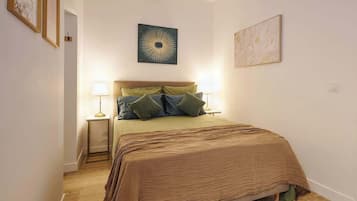 1 bedroom, iron/ironing board, travel crib, WiFi