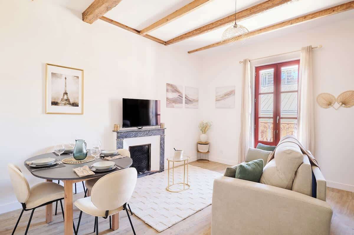 TV, fireplace, offices