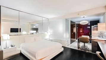 In-room safe, free WiFi, bed sheets