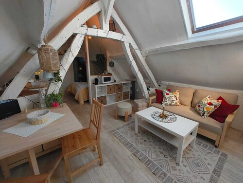 Appartement dans une ancienne ferme au bord de la rivière.