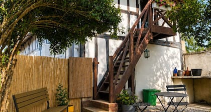 Apartment in a former farmhouse by the river.