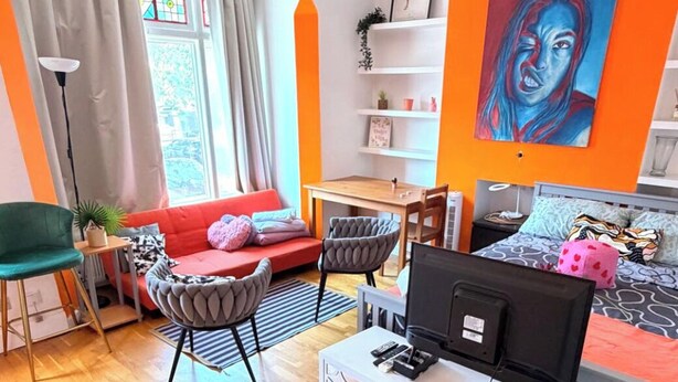 3 bedrooms, iron/ironing board, WiFi (free), bed sheets - Apartment Sleeps 8 in Fulham-chelsea (London)