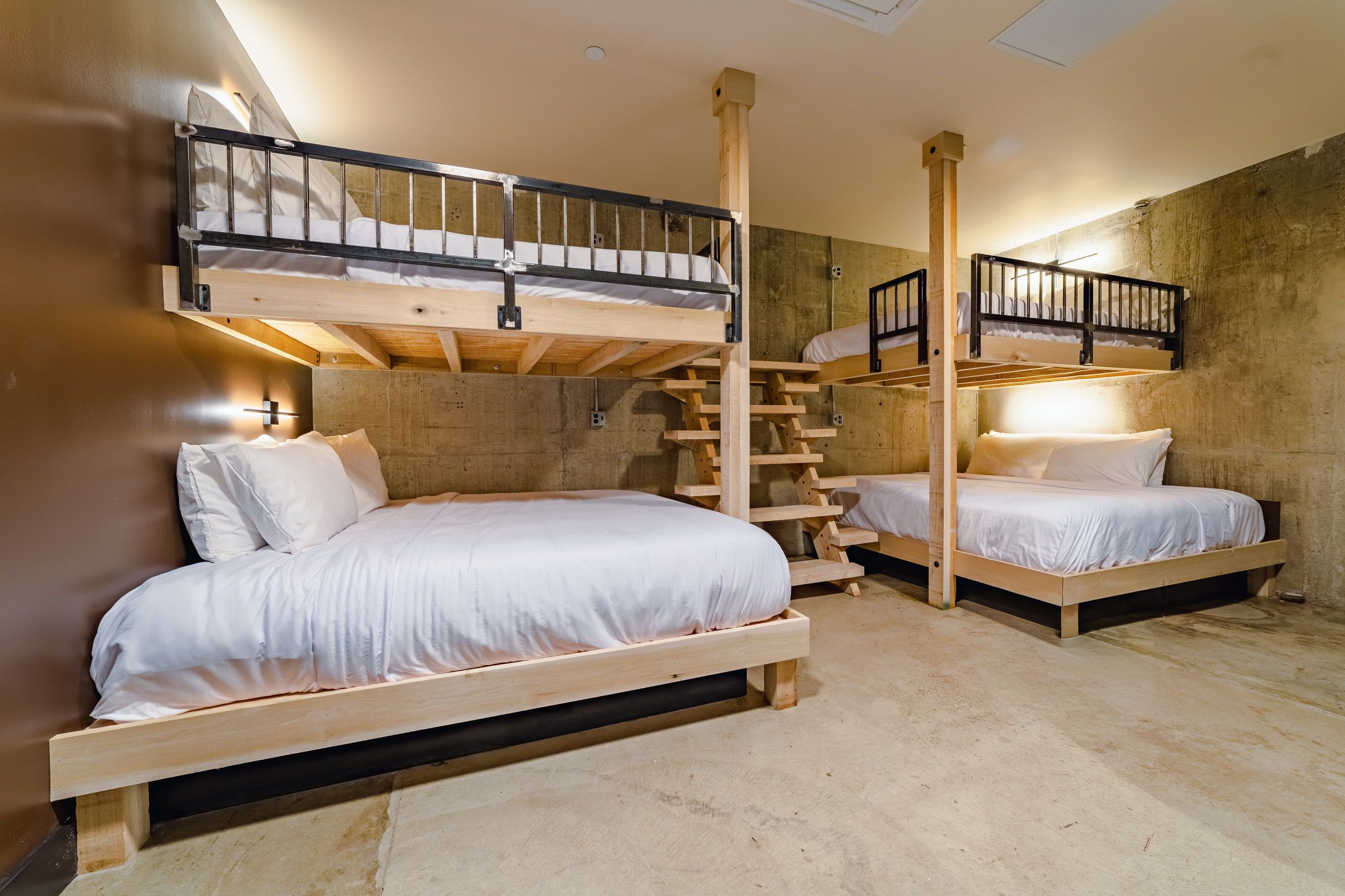 10 chambres, fer et planche à repasser, Wi-Fi, draps fournis