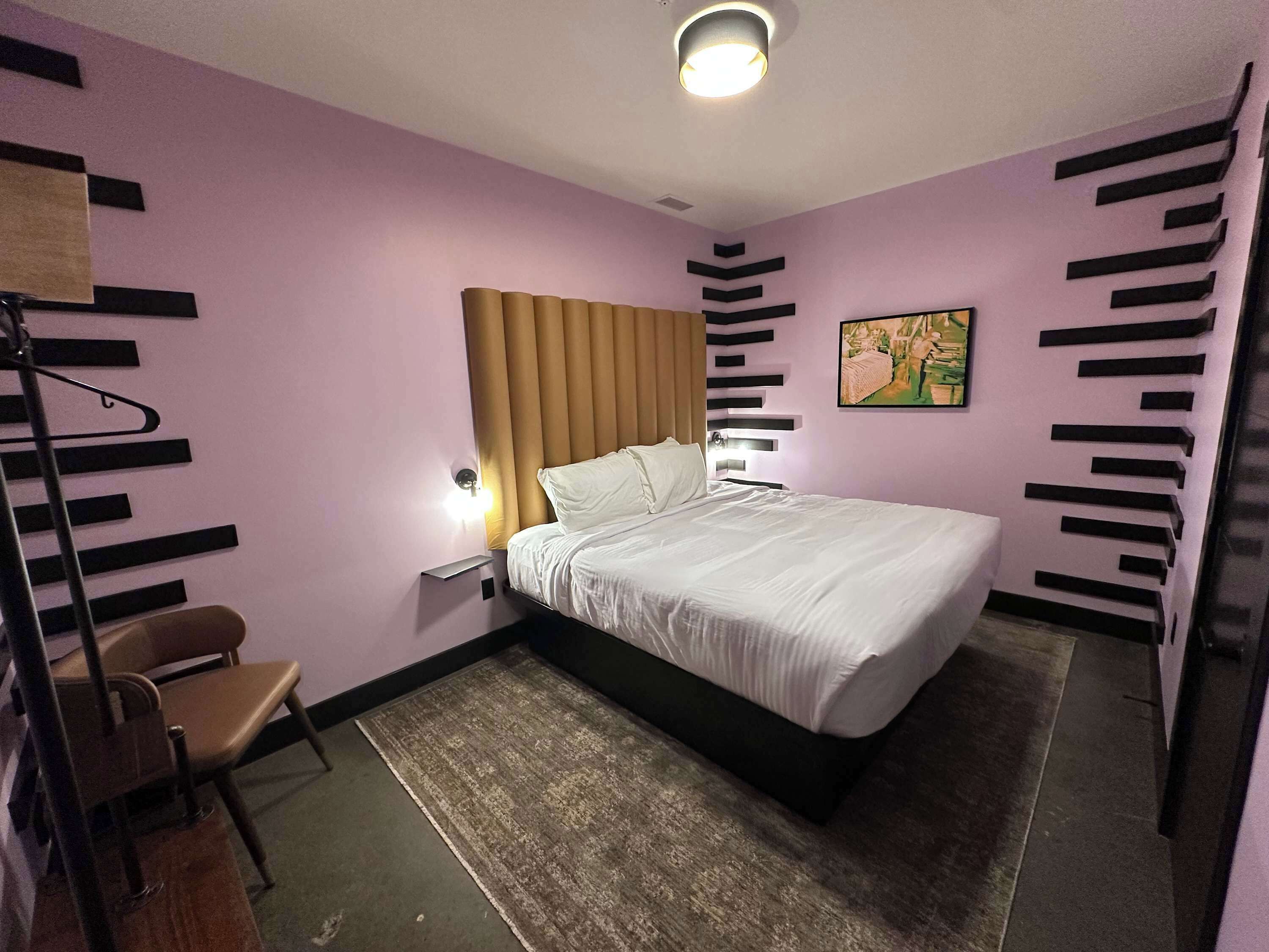 10 bedrooms, iron/ironing board, WiFi, bed sheets