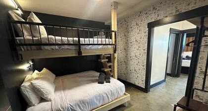 Sleep10 5Beds 4BR Super Stays A12 War Admiral 140