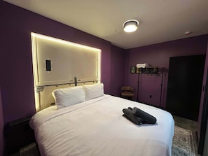 8 bedrooms, iron/ironing board, WiFi, bed sheets