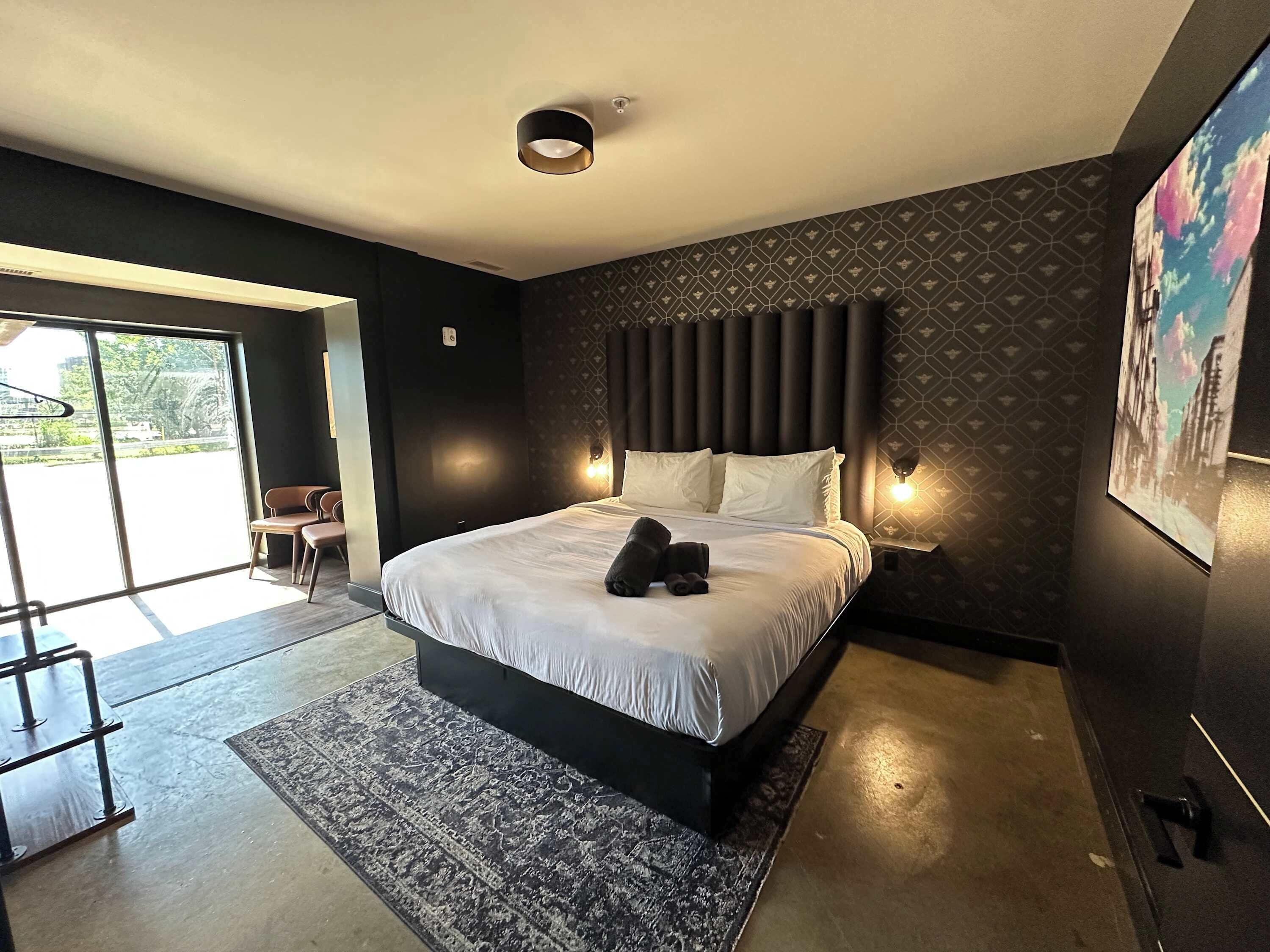 16 Schlafzimmer, Schreibtisch, Bügeleisen/Bügelbrett, WLAN