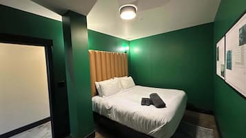 16 bedrooms, desk, iron/ironing board, WiFi
