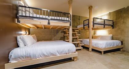 Sleep8 8Beds 1BR Super Stays A12 Gallant Fox B02