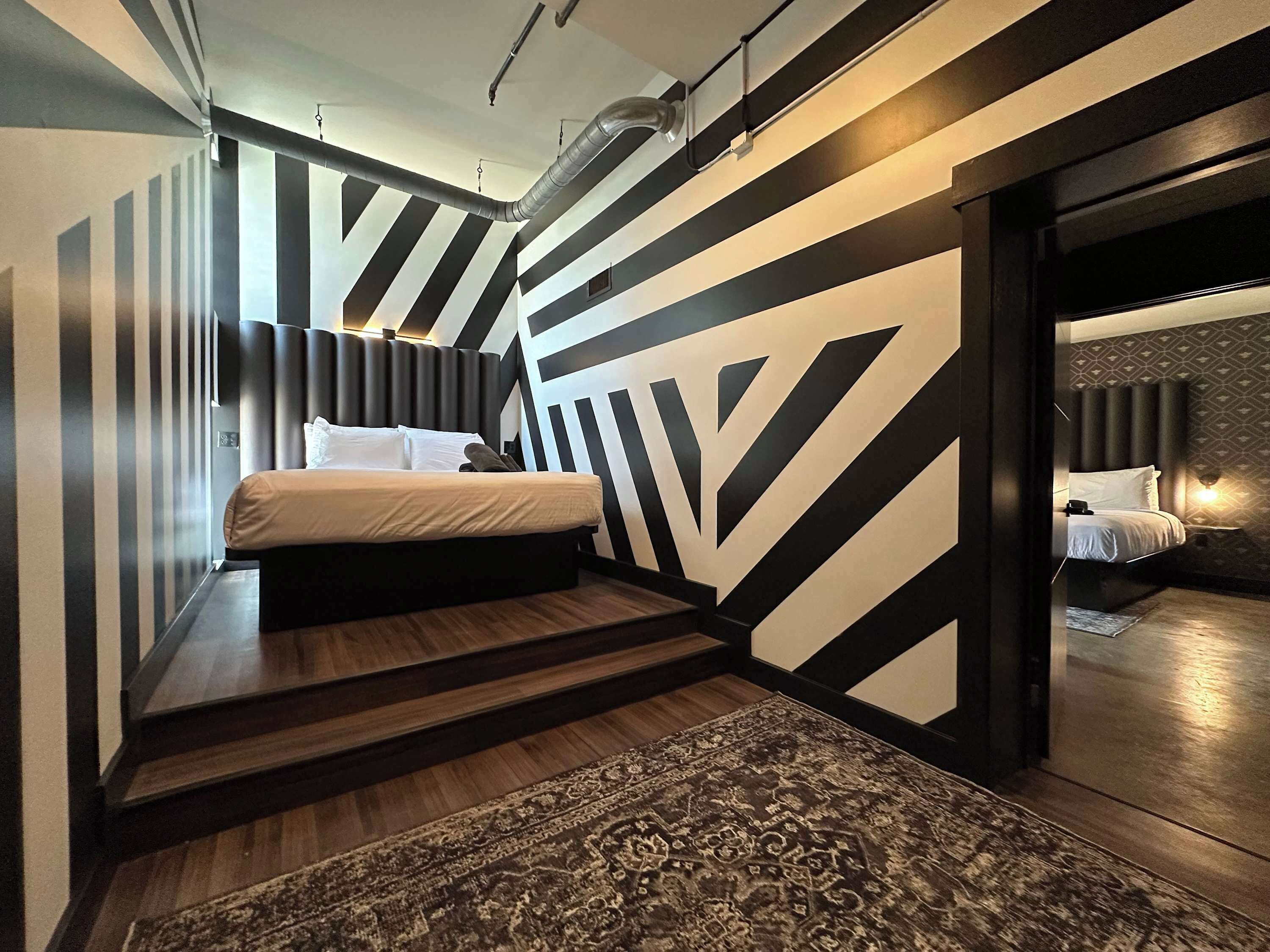8 bedrooms, desk, iron/ironing board, WiFi