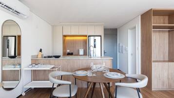 Apartamento elite, 1 cama King e sofá-cama, cozinha, vista para a cidade | Cozinha privada