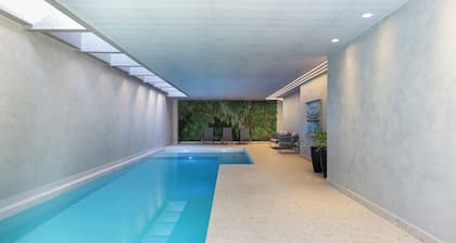 StayHome Maringá King Bed & Pool & Sauna