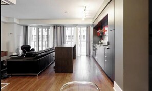 Interior - Stylish Toronto 1BR Suite with Balcony and Workspace (Toronto)