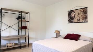 1 dormitorio y ropa de cama
