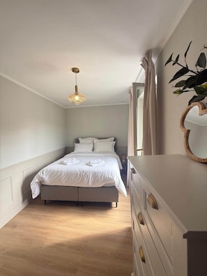 1 chambre, fer et planche à repasser, Wi-Fi, draps fournis