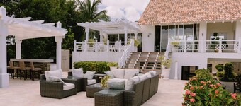 Luxury9BR Villa39 Juanillo Private Beach