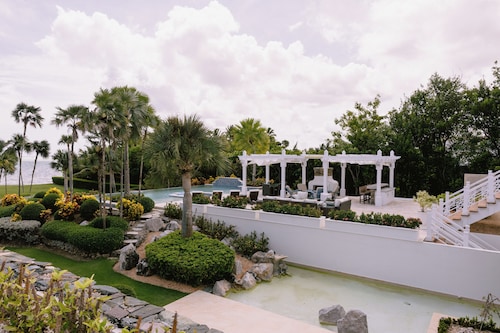 Luxury9BR Villa39 Juanillo Private Beach