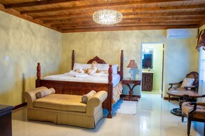7 habitaciones, tabla de planchar con plancha, wifi y ropa de cama 